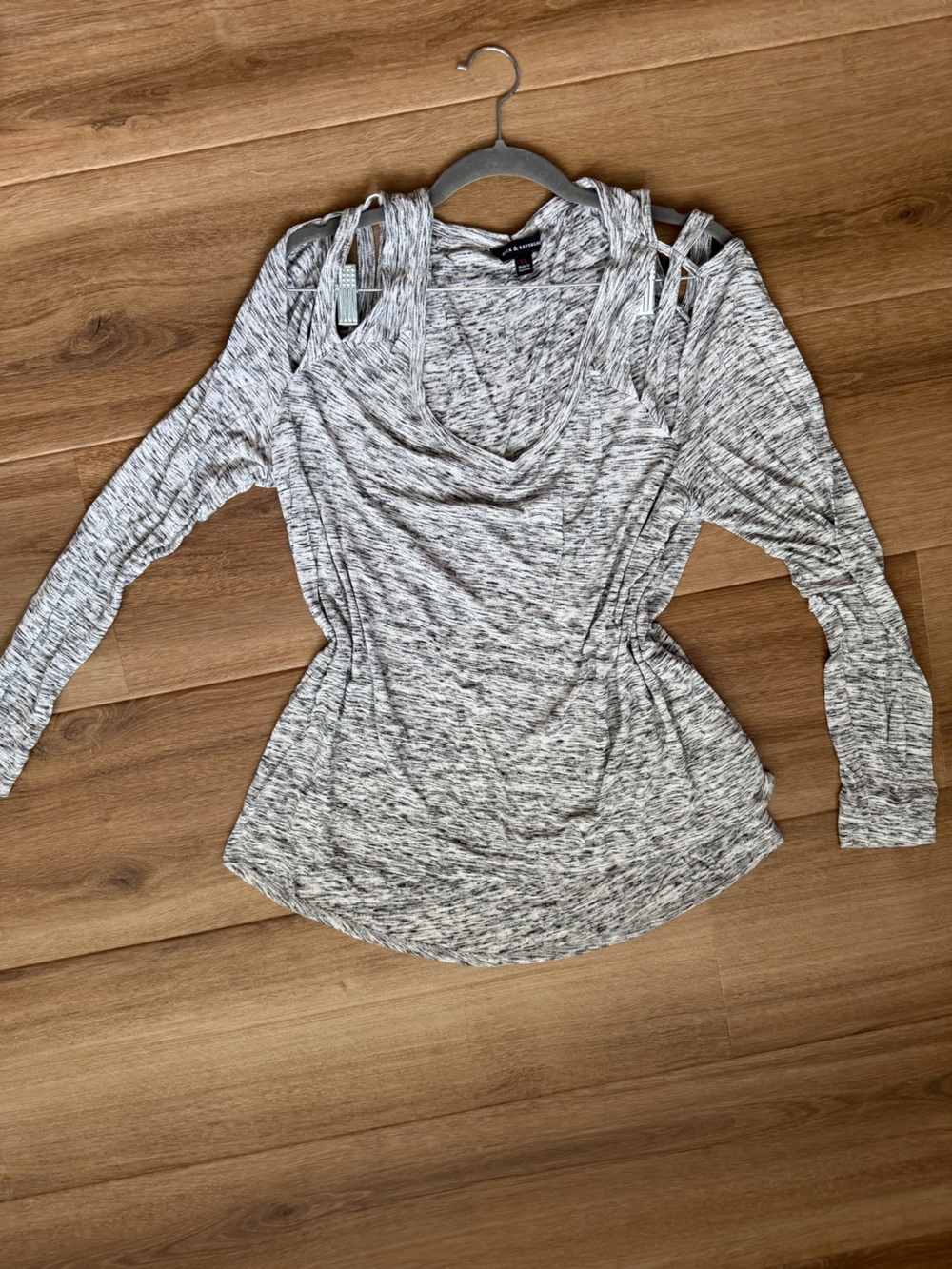 Rock & Republic Marled Light Gray V-Neck Sweater